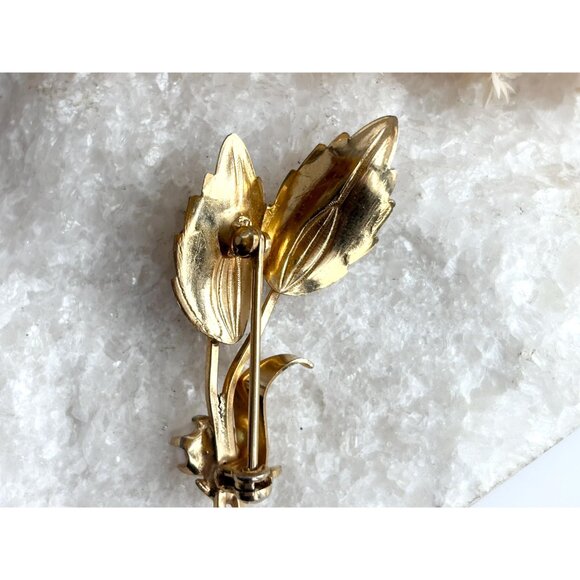 Gold Toned Textured Leaf Shaped Art Noveau Inspired Vintage Floral Brooch - Picture 3 of 9